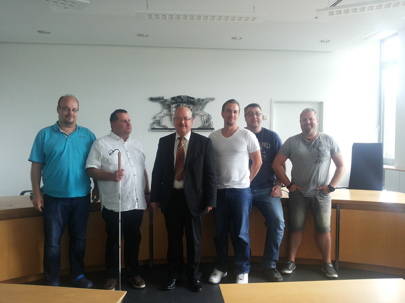Exkursionteilnehmer mit Kursleiter Reiner Ullrich Exkursionteilnehmer mit Kursleiter Reiner Ullrich